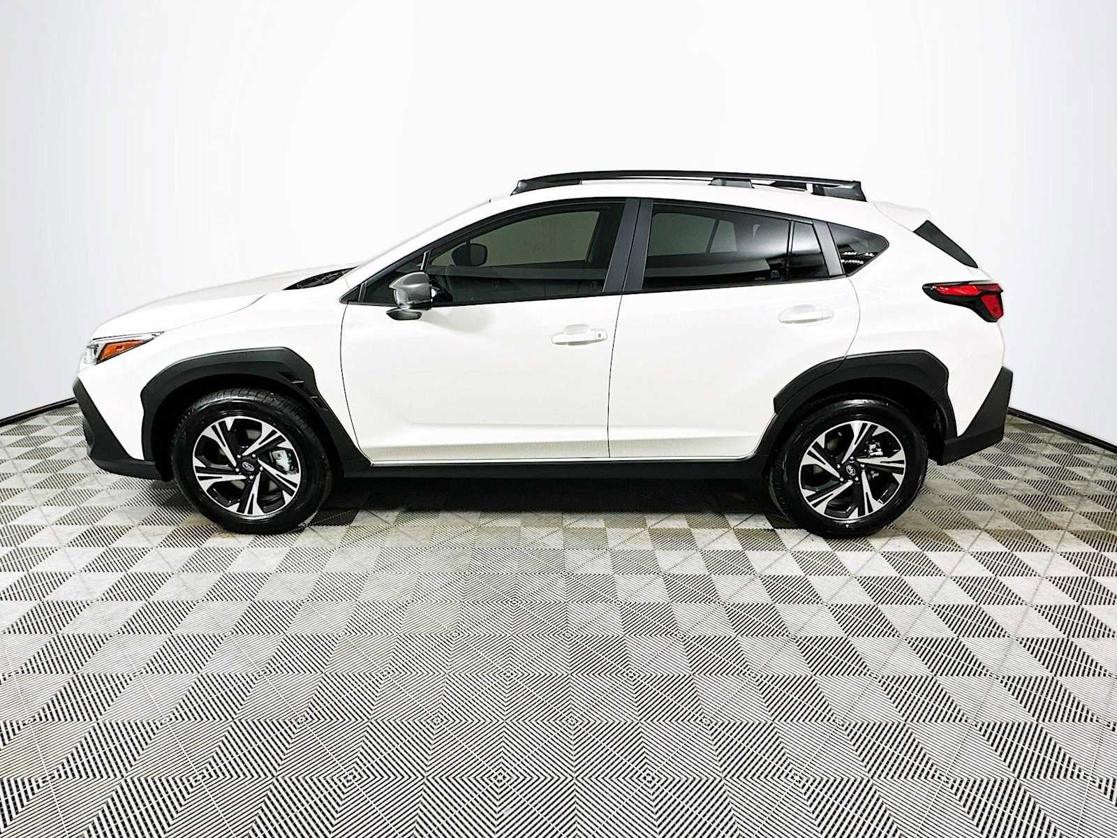 Certified 2025 Subaru Crosstrek 2.0i Premium AWD/4WD image 4