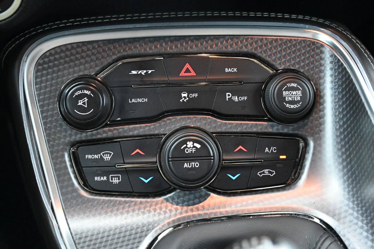 Used 2015 Dodge Challenger SRT Hellcat RWD image 32