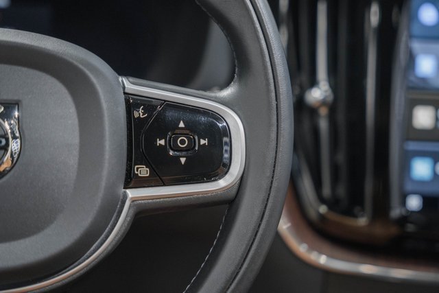 Used 2022 Volvo XC60 B5 Inscription w/ Climate Package image 27