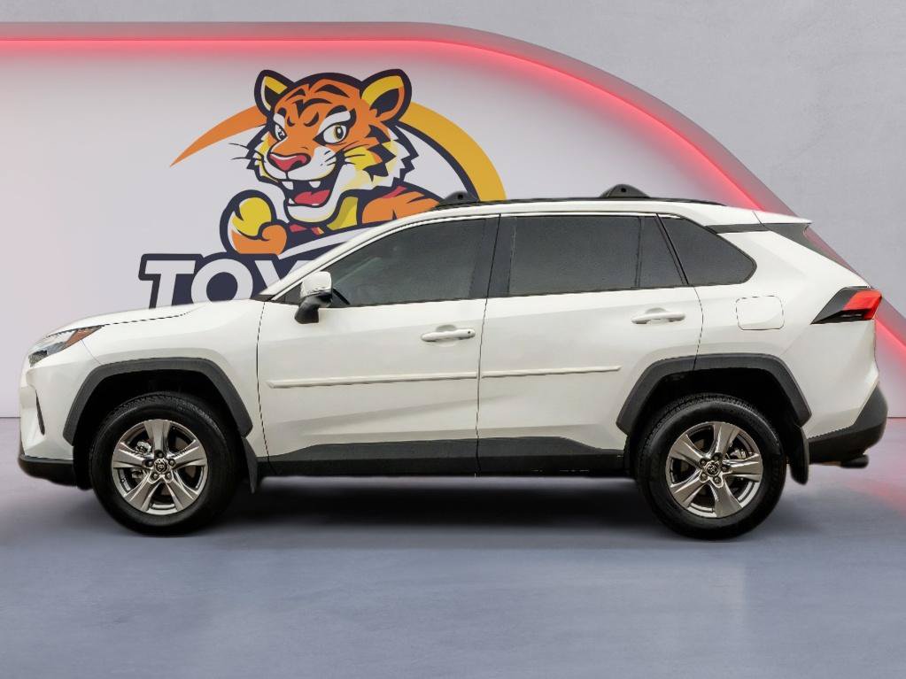 Used 2024 Toyota RAV4 XLE AWD/4WD image 9