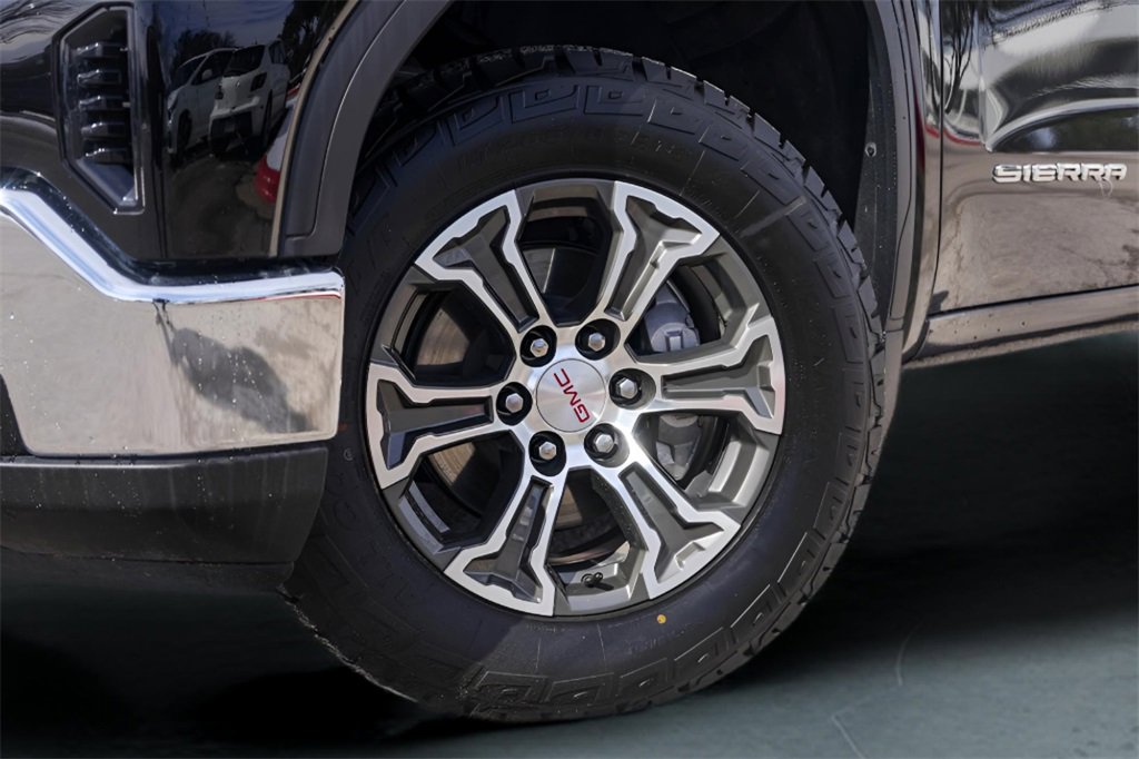 Used 2024 GMC Sierra 1500 SLT image 4