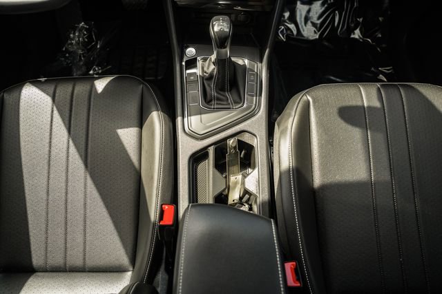 Used 2022 Volkswagen Tiguan SE FWD image 26