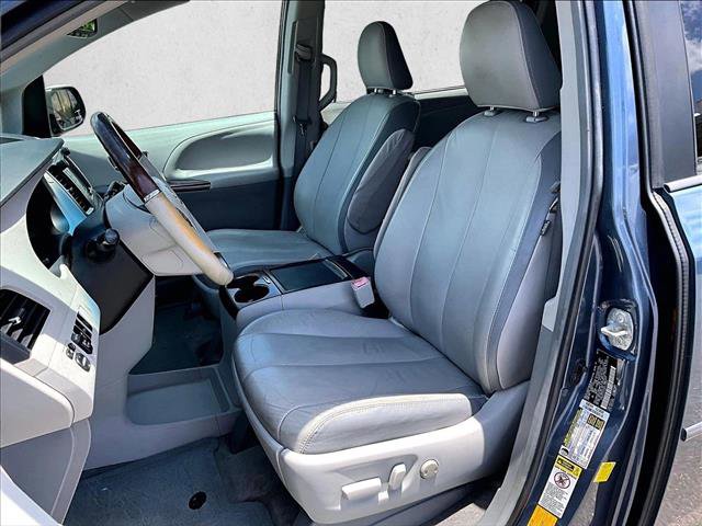 Used 2013 Toyota Sienna Limited w/ Premium Pkg AWD/4WD image 24