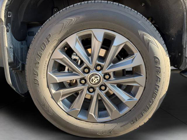 Used 2024 Toyota Land Cruiser image 12