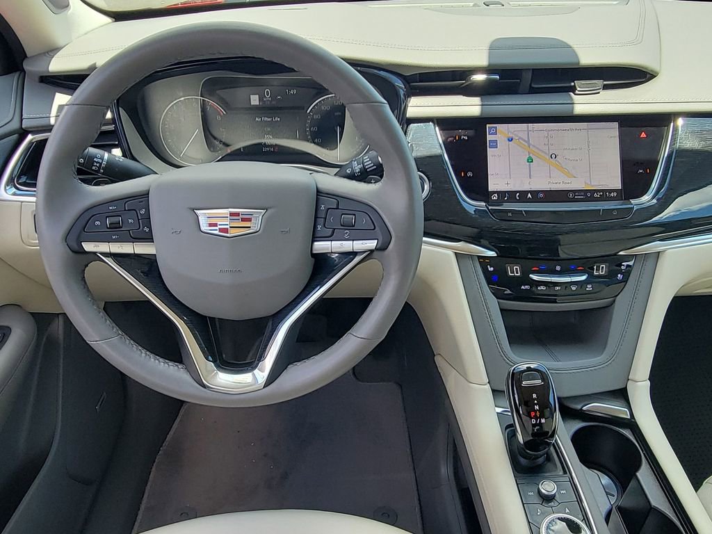 Used 2024 Cadillac XT6 Premium Luxury FWD image 11