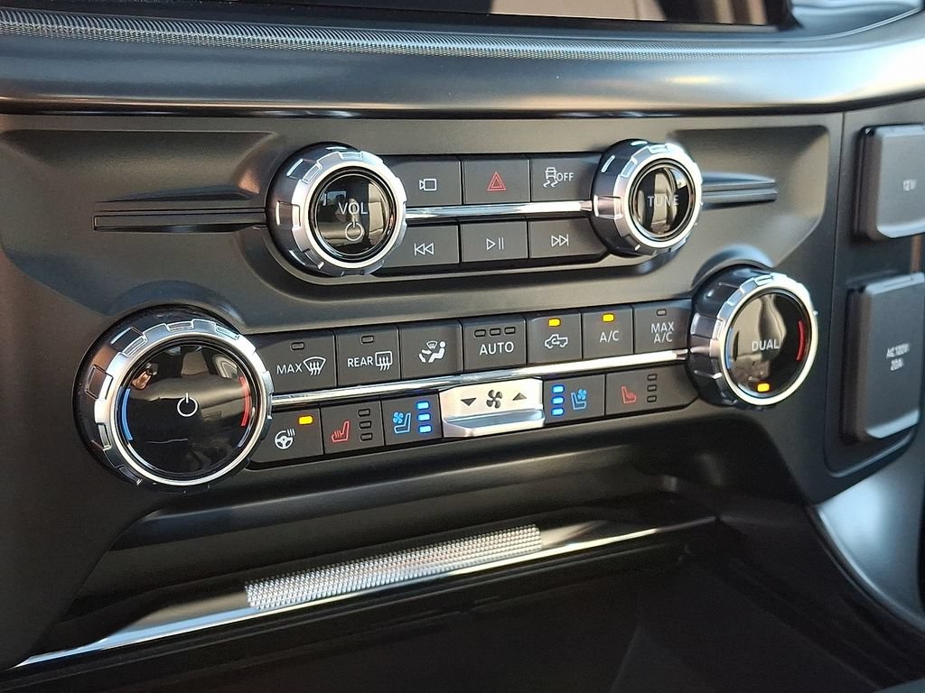 Used 2025 Ford F150 Lariat AWD/4WD image 16