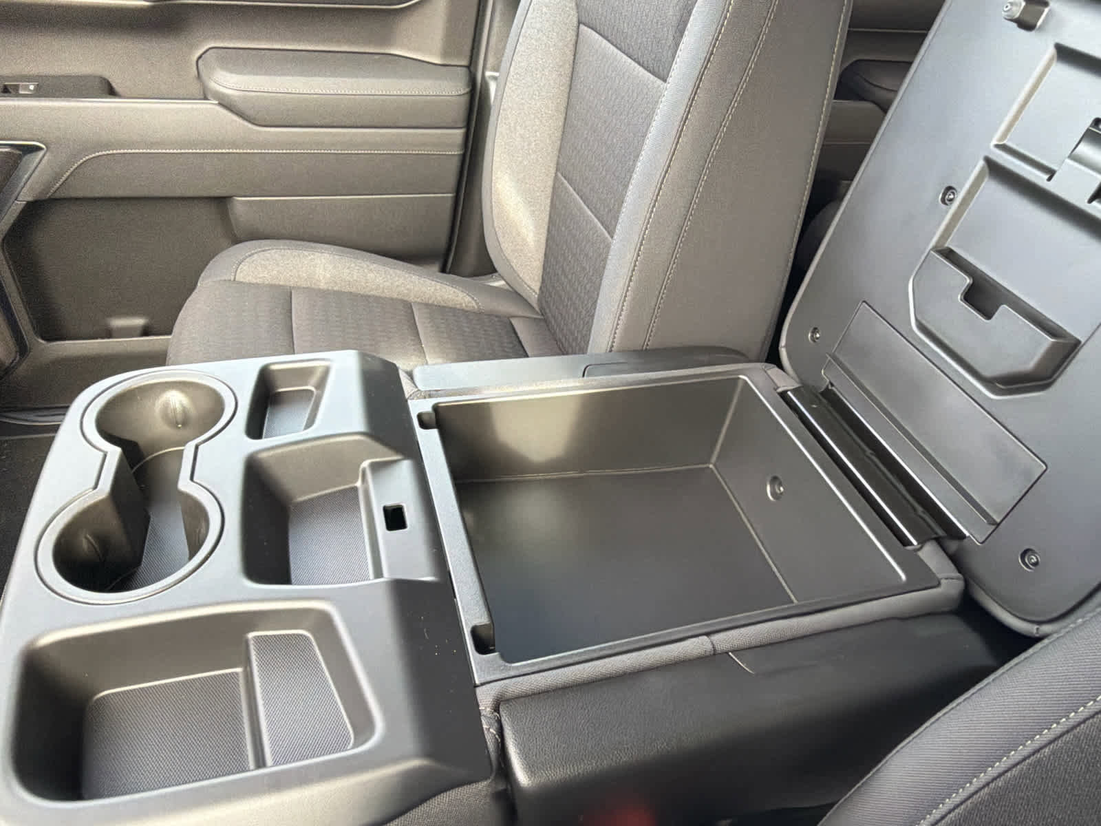 New 2026 GMC Sierra 1500 SLE w/ Preferred Package image 28