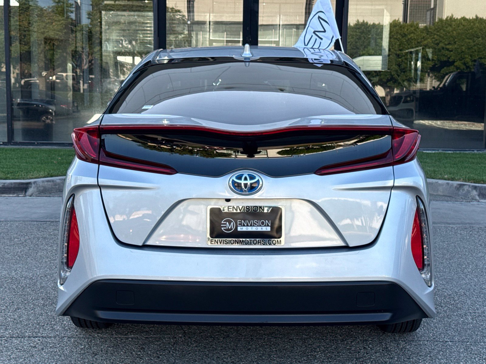 Used 2020 Toyota Prius Prime XLE FWD image 11