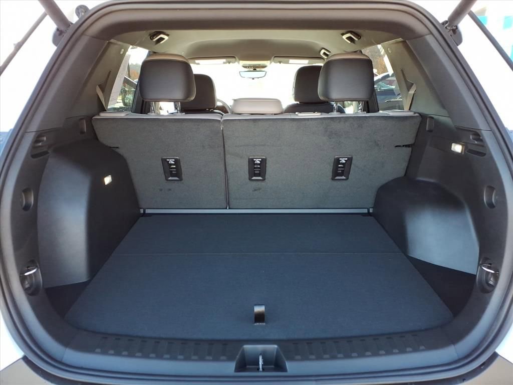 Used 2026 GMC Terrain Elevation w/ Elevation Premium Package image 13