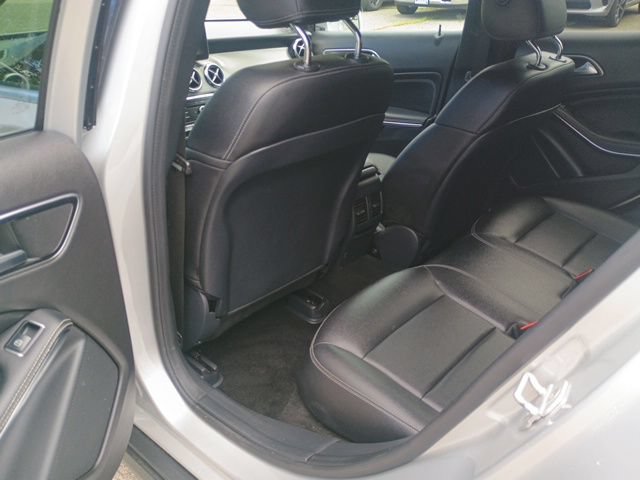 Used 2018 Mercedes-Benz GLA 250 4MATIC image 19