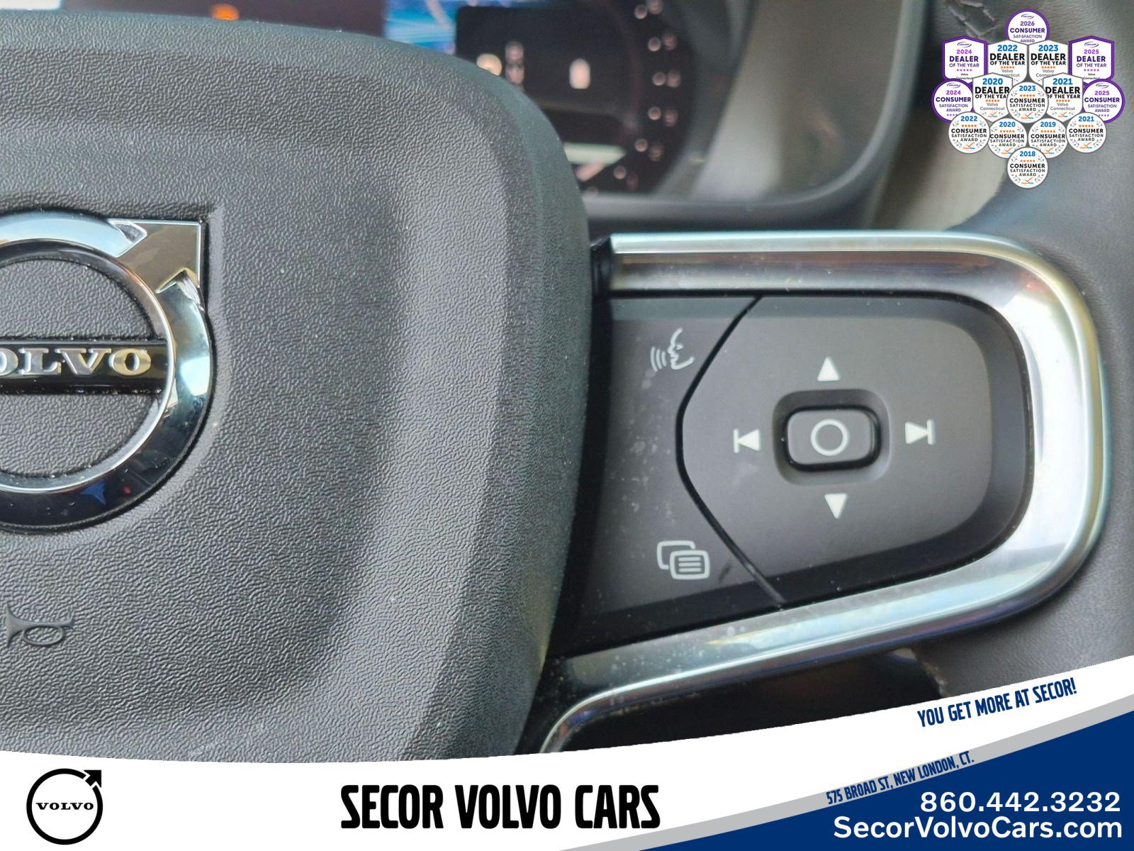 Used 2024 Volvo XC40 B5 Plus w/ Protection Package Premier AWD/4WD image 21