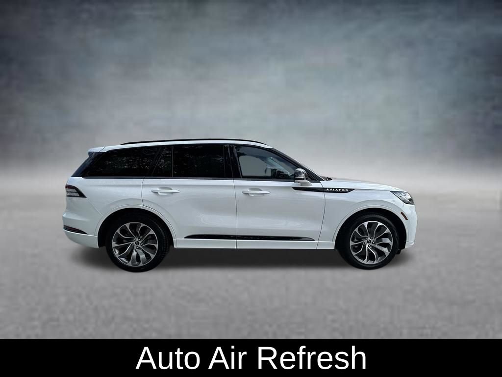 Used 2026 Lincoln Aviator 2WD w/ Jet Appearance Package image 8