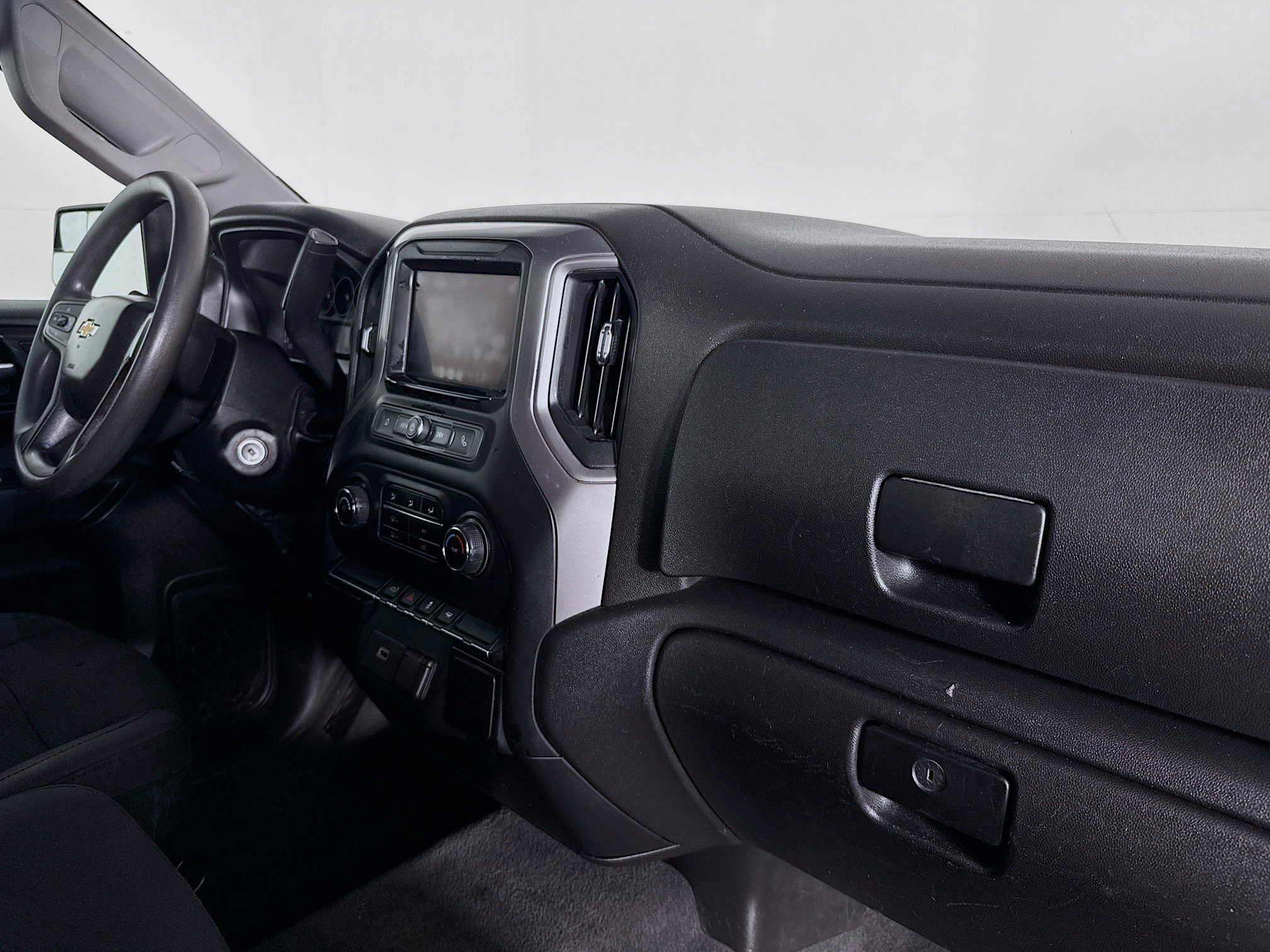Used 2020 Chevrolet Silverado 1500 Custom w/ Custom Value Package RWD image 26