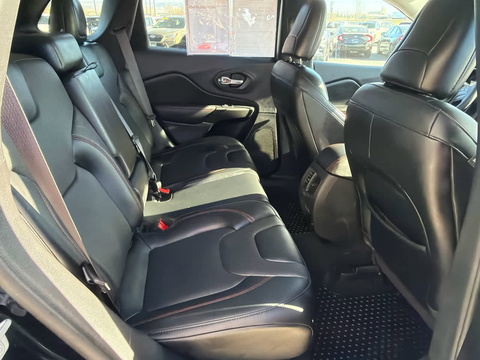 Used 2022 Jeep Cherokee Trailhawk w/ Premium Leather Package AWD/4WD image 12
