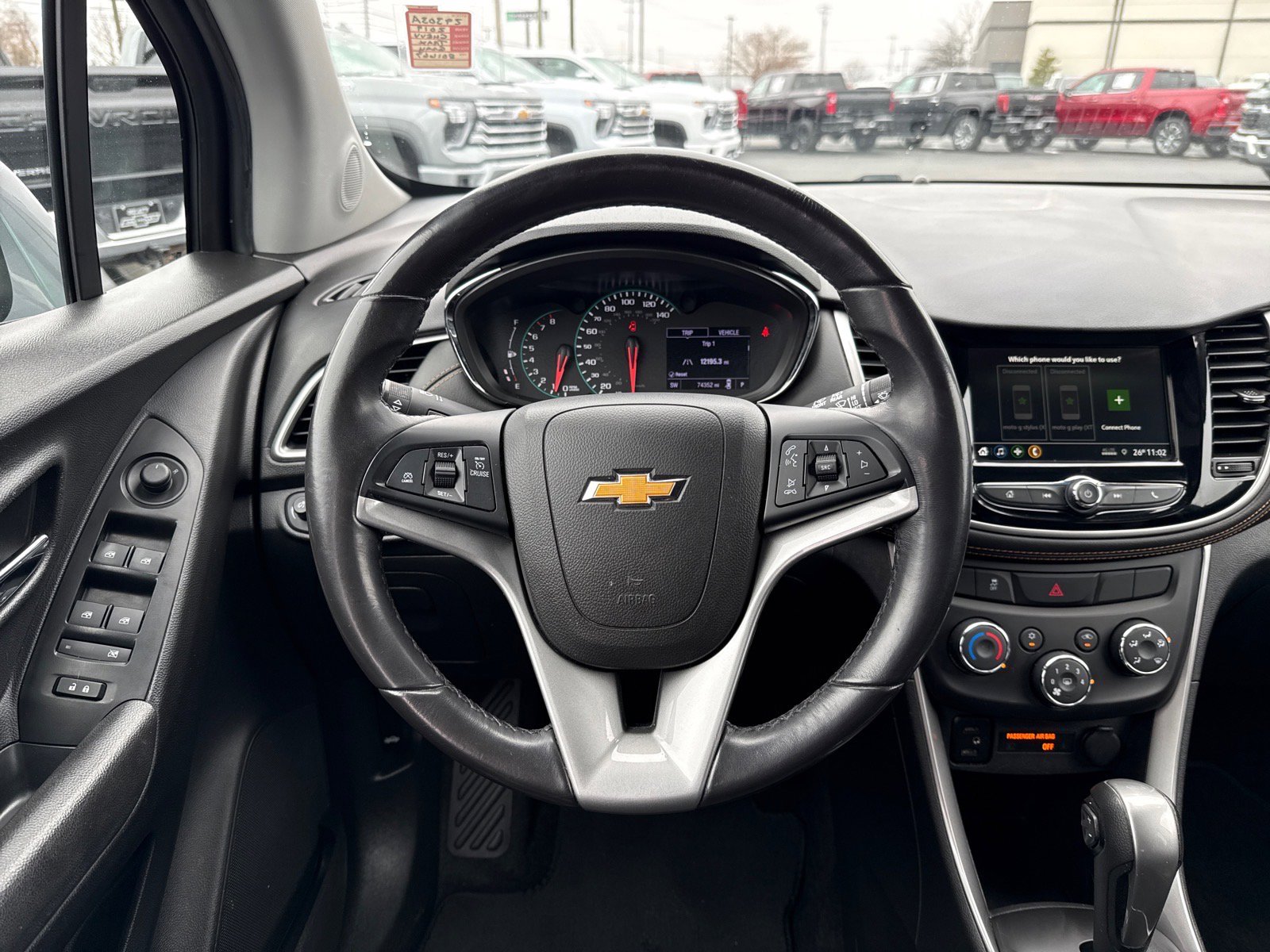Used 2019 Chevrolet Trax LT w/ LT Convenience Package image 14