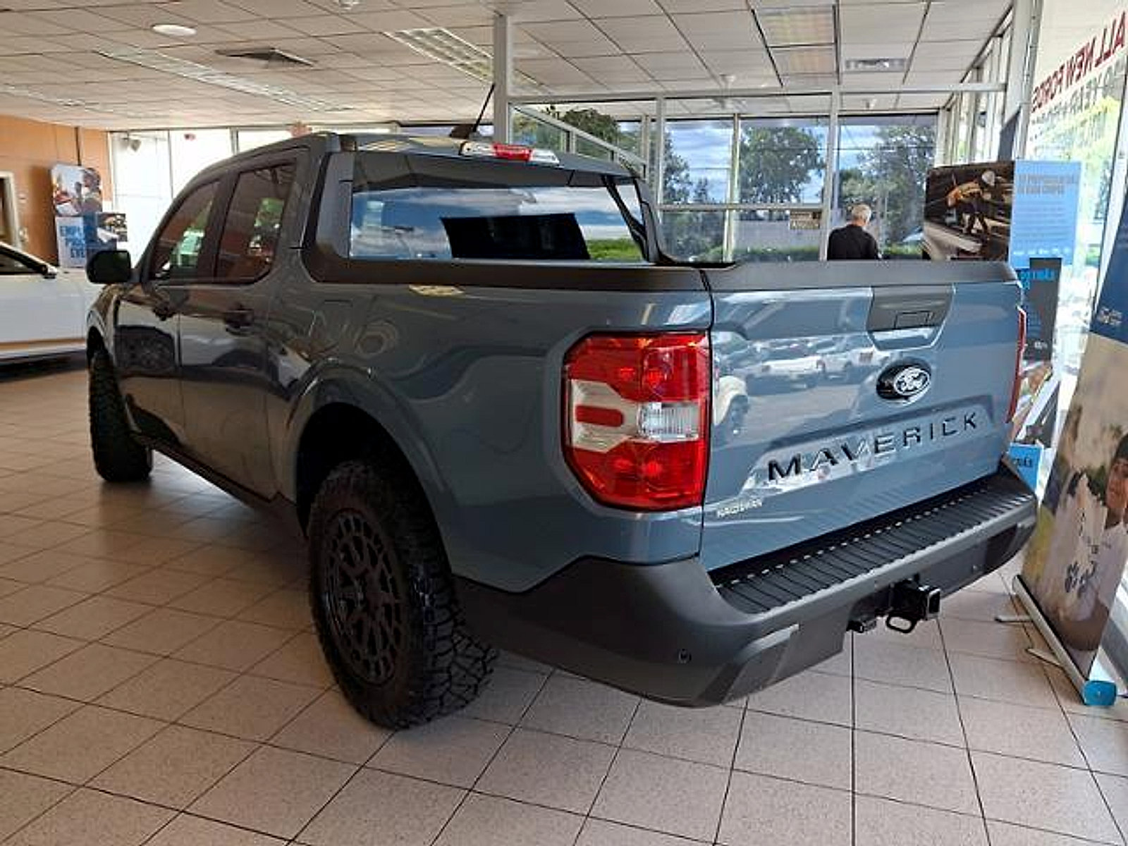 New 2026 Ford Maverick XLT w/ XLT Luxury Package FWD image 4