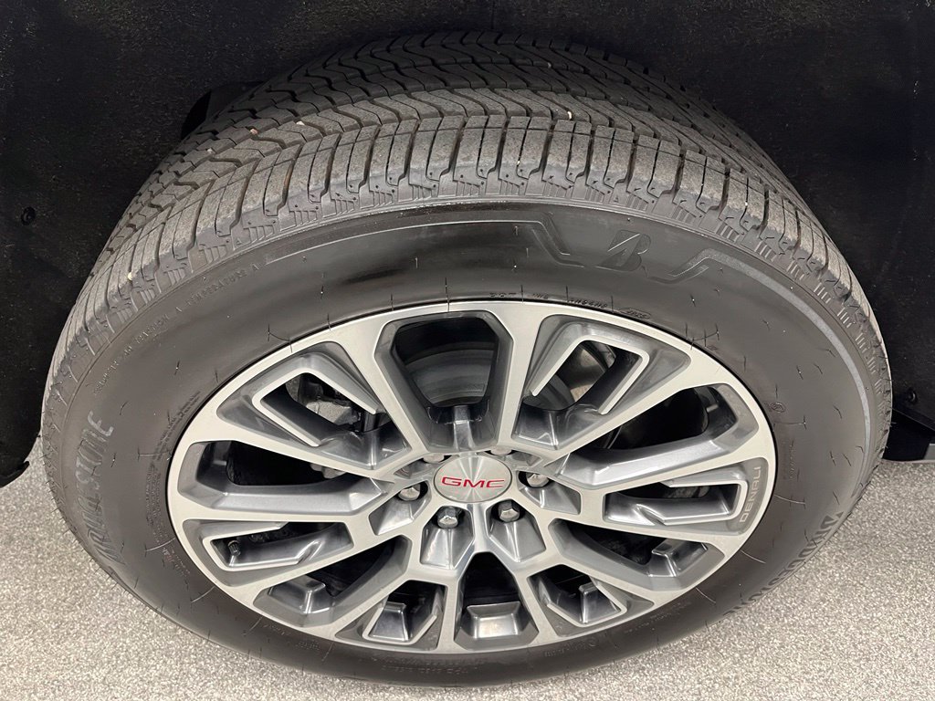 Used 2026 GMC Yukon Denali w/ Sun & Power Step Package AWD/4WD image 17