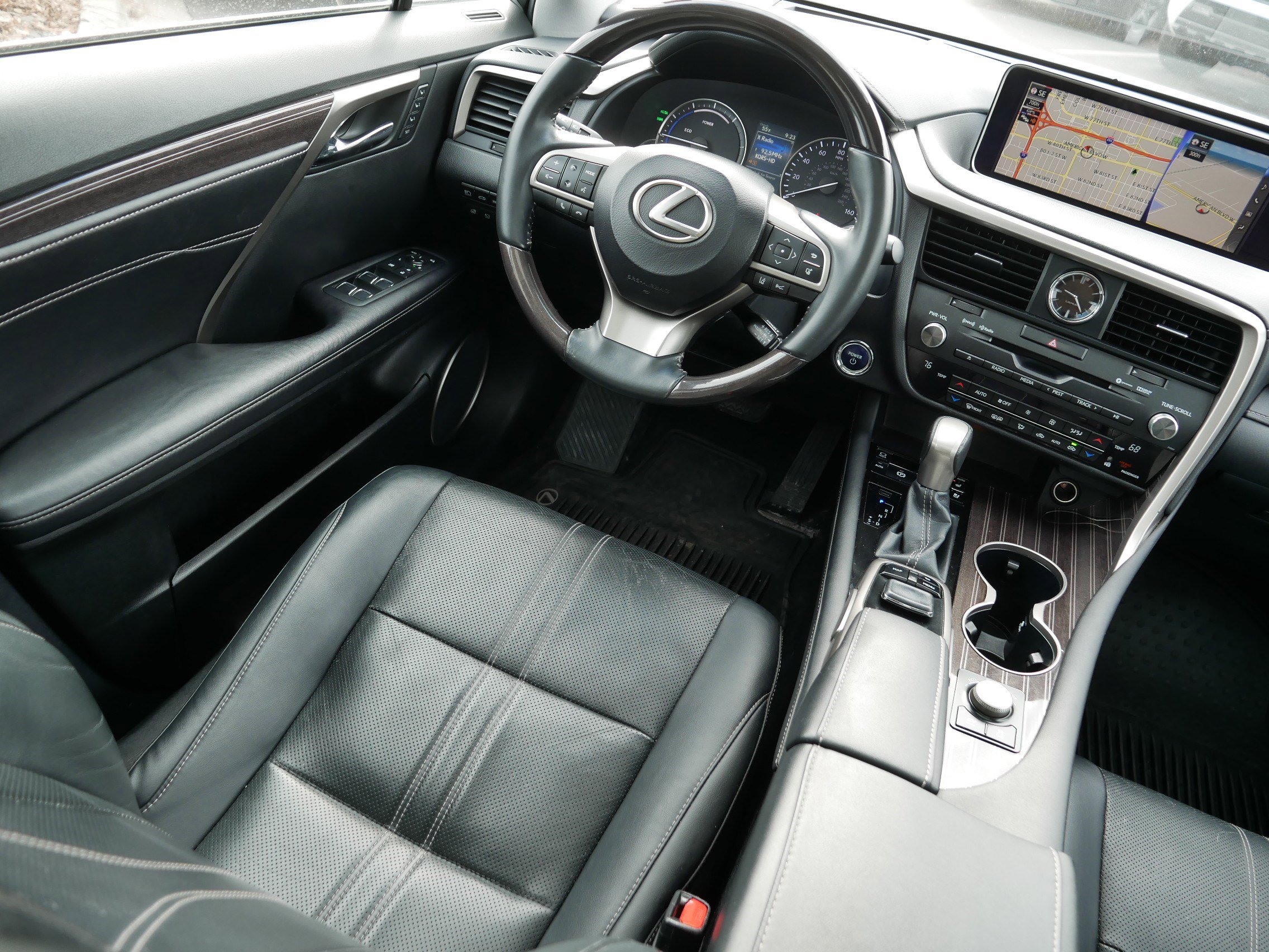 Used 2016 Lexus RX 450h AWD w/ Luxury Package image 9