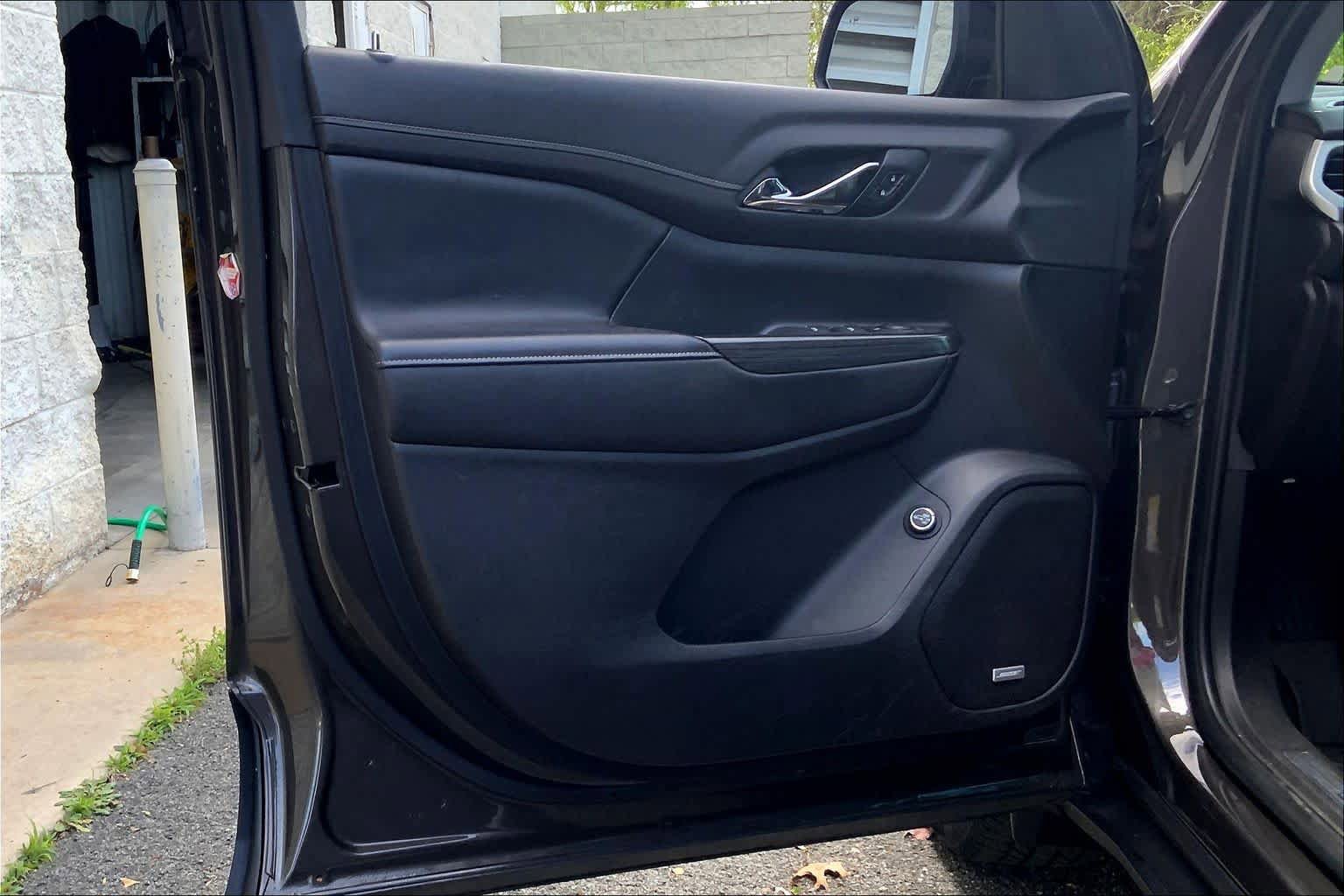 Used 2019 GMC Acadia SLT w/ Black Edition image 21