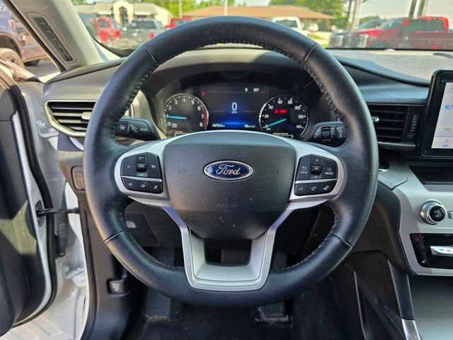 Used 2022 Ford Explorer XLT w/ Equipment Group 202A image 25