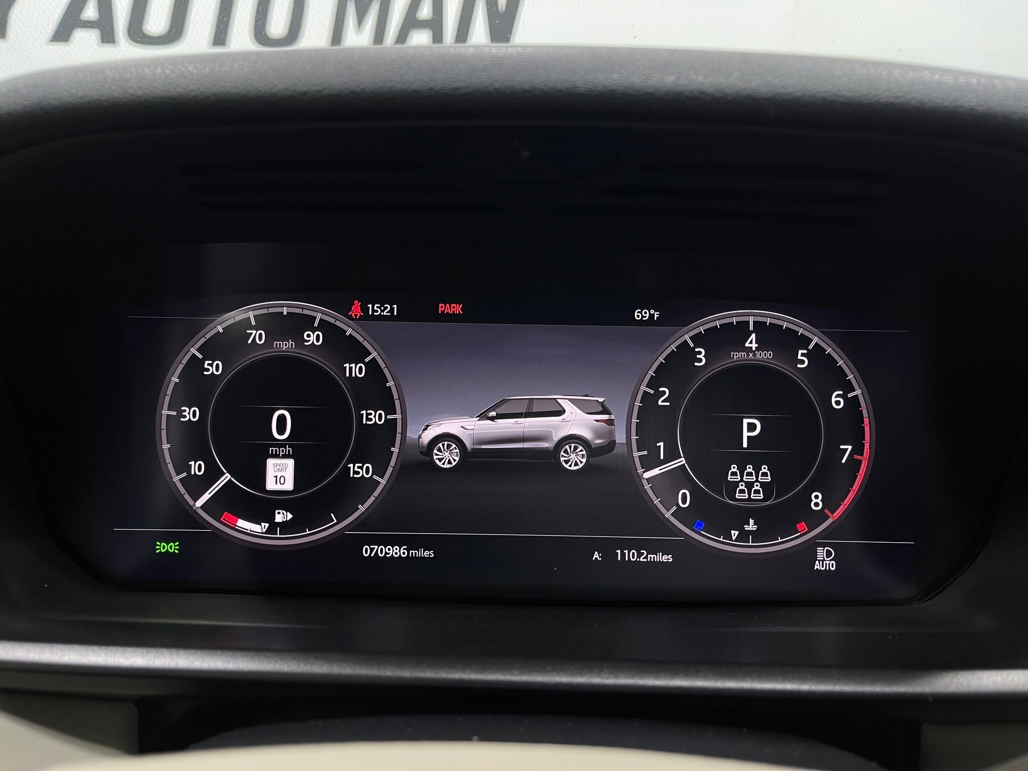 Used 2020 Land Rover Discovery Landmark AWD/4WD image 23