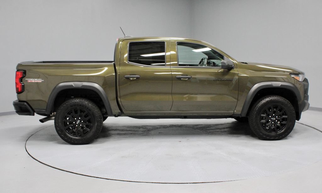 Used 2025 Chevrolet Colorado Trail Boss AWD/4WD image 7