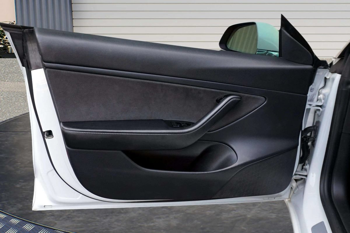 Used 2019 Tesla Model 3 Standard Range RWD image 12