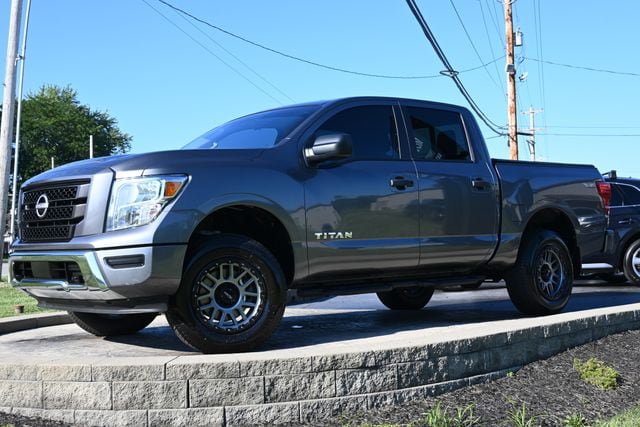 Used 2024 Nissan Titan SV AWD/4WD image 1