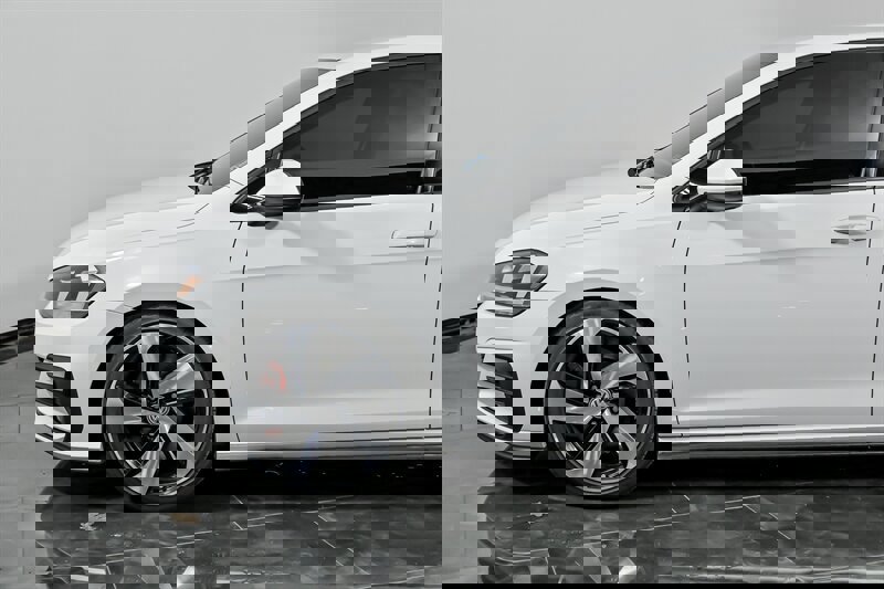 Used 2020 Volkswagen GTI S image 6