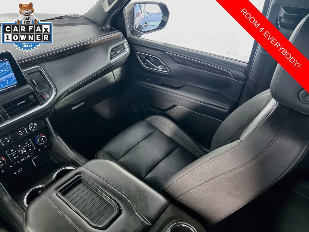 Used 2022 Chevrolet Suburban LT w/ Luxury Package RWD image 25
