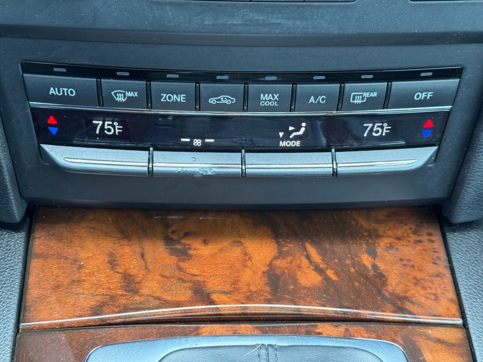 Used 2012 Mercedes-Benz E 550 Coupe image 28