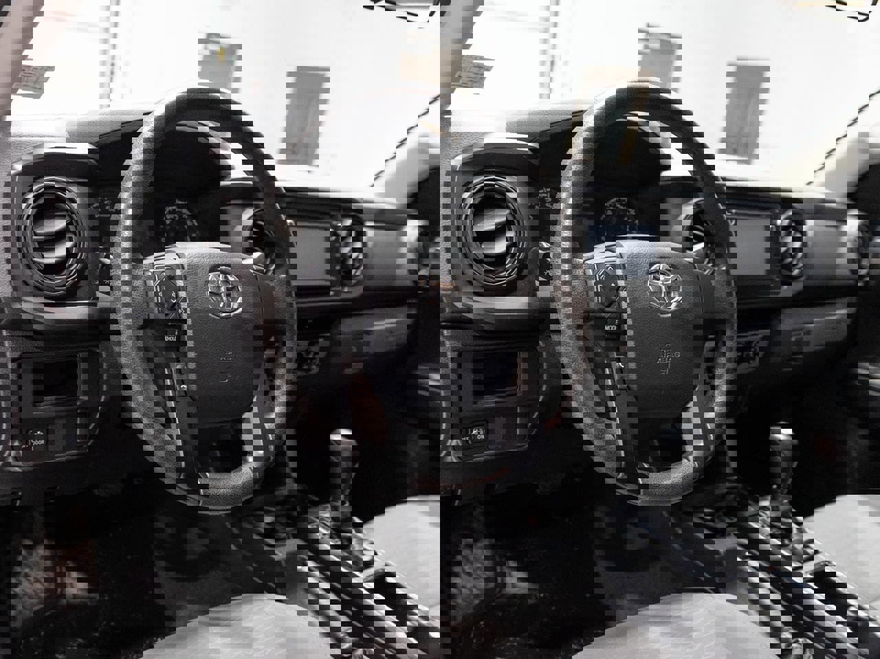 Used 2017 Toyota Tacoma SR image 10