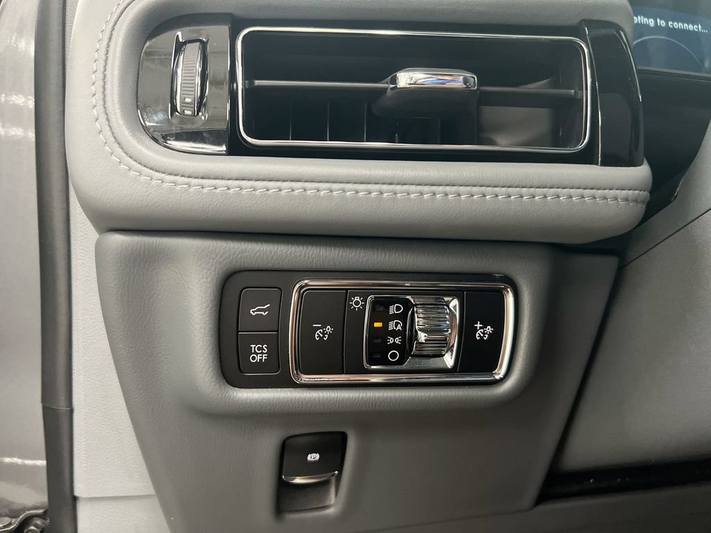 Used 2023 Lincoln Nautilus Reserve AWD/4WD image 19