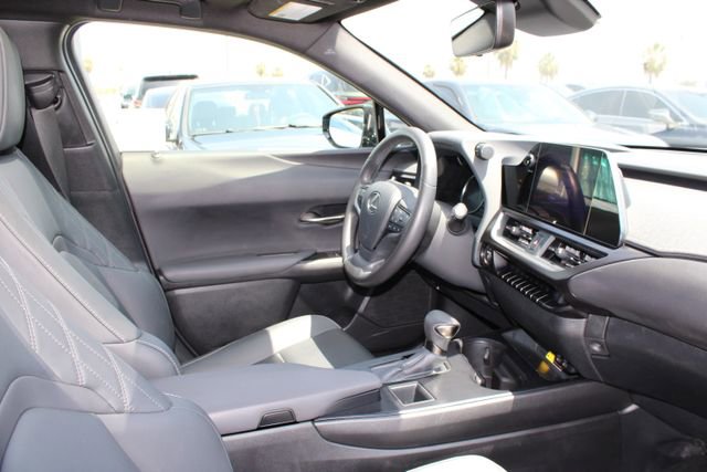 Certified 2023 Lexus UX 250h FWD w/ Accessory Package (Z2) image 5