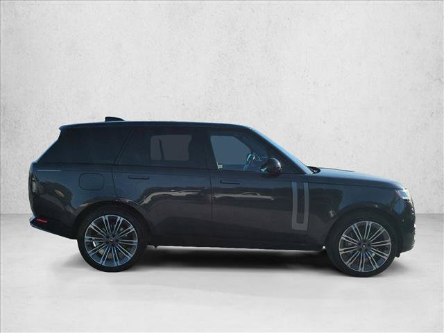 Used 2025 Land Rover Range Rover SE AWD/4WD image 4