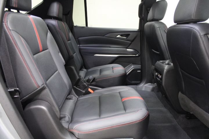 Used 2025 Chevrolet Traverse RS AWD/4WD image 29