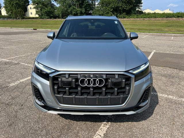 Used 2025 Audi Q7 3.0T Premium Plus AWD/4WD image 3