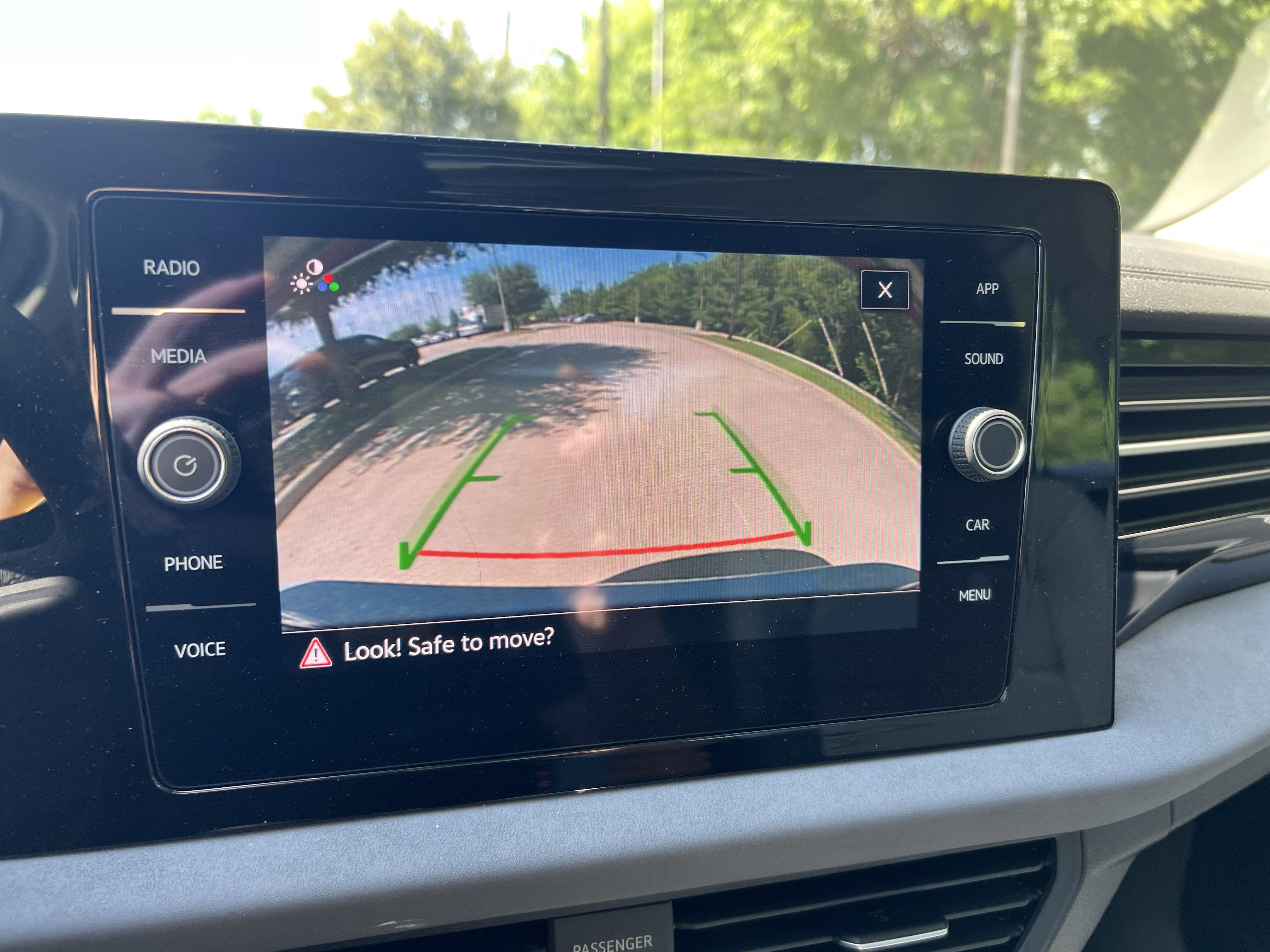 Used 2025 Volkswagen Jetta SE w/ Sunroof Package FWD image 22