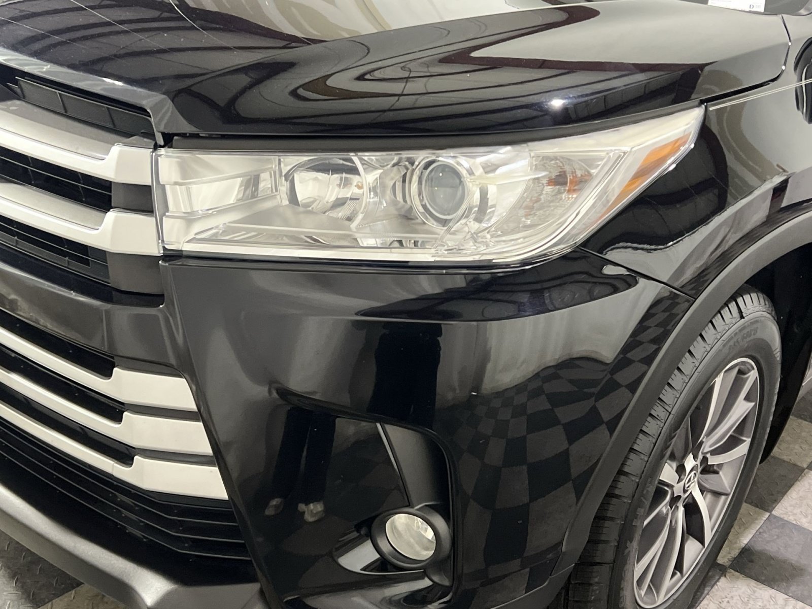 Used 2019 Toyota Highlander XLE AWD/4WD image 13