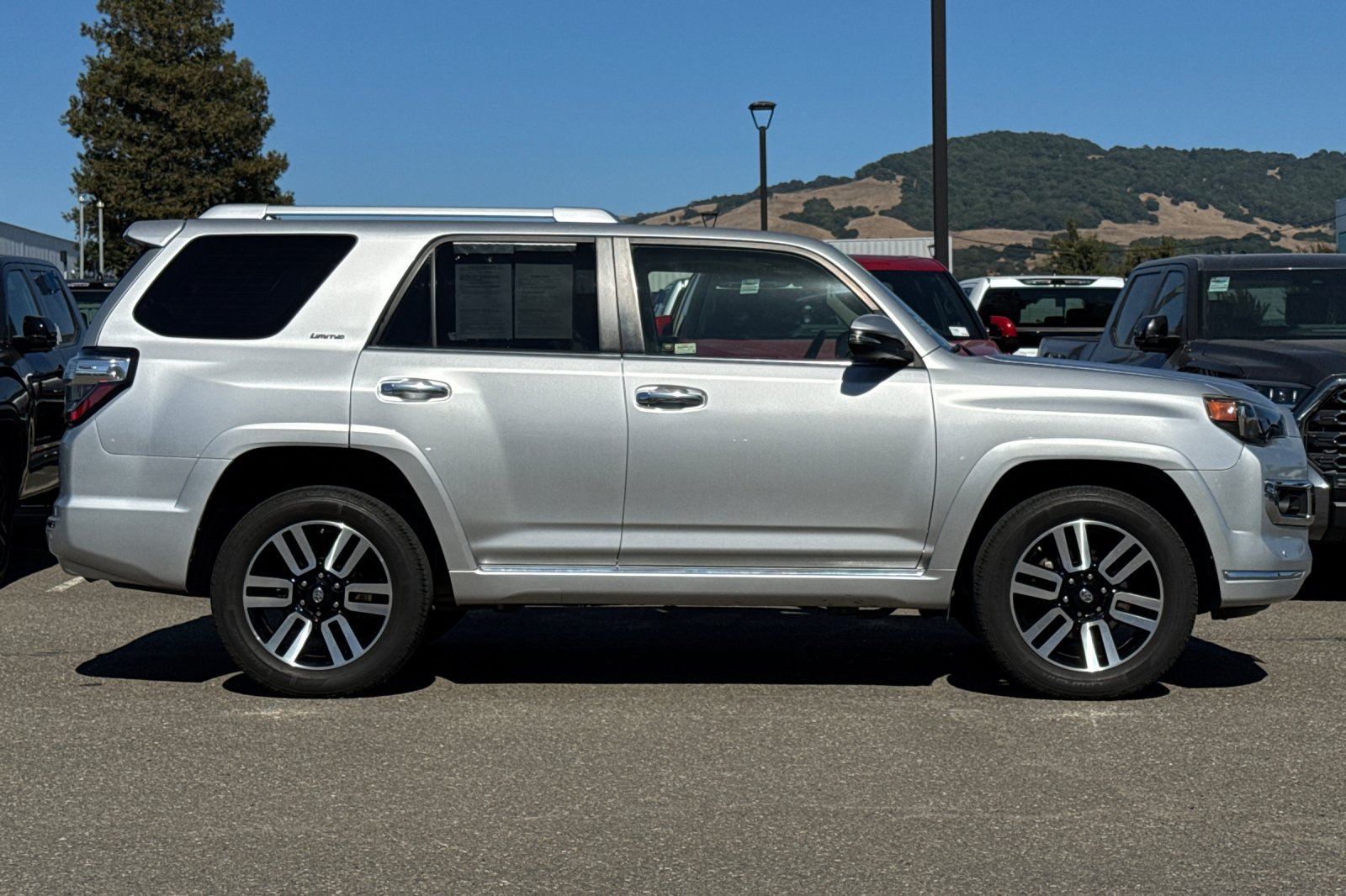 Used 2014 Toyota 4Runner Limited AWD/4WD image 3