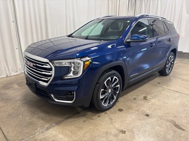 Used 2022 GMC Terrain SLT w/ Infotainment Package II AWD/4WD image 10