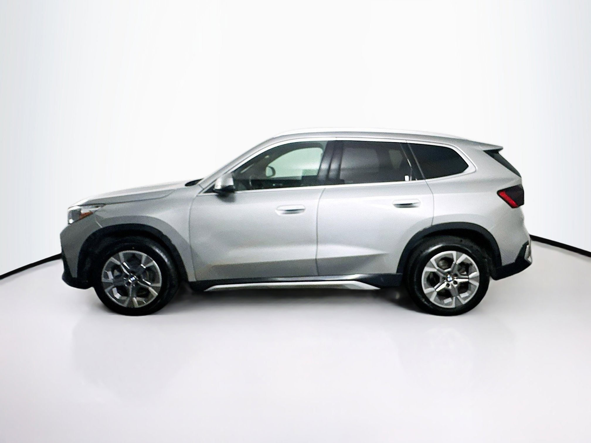 Used 2025 BMW X1 xDrive28i image 4