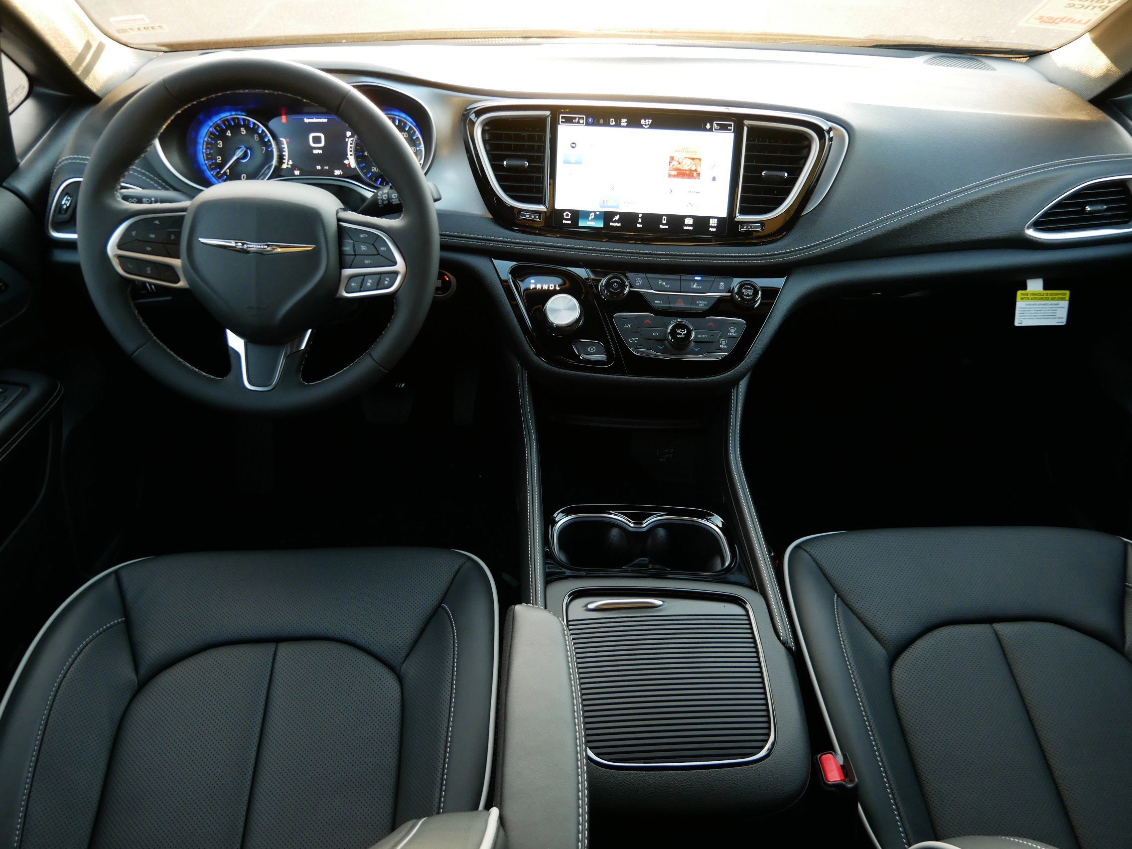 New 2026 Chrysler Pacifica Limited image 12