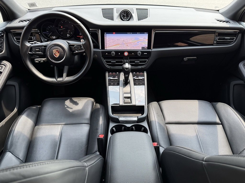 Certified 2024 Porsche Macan image 13