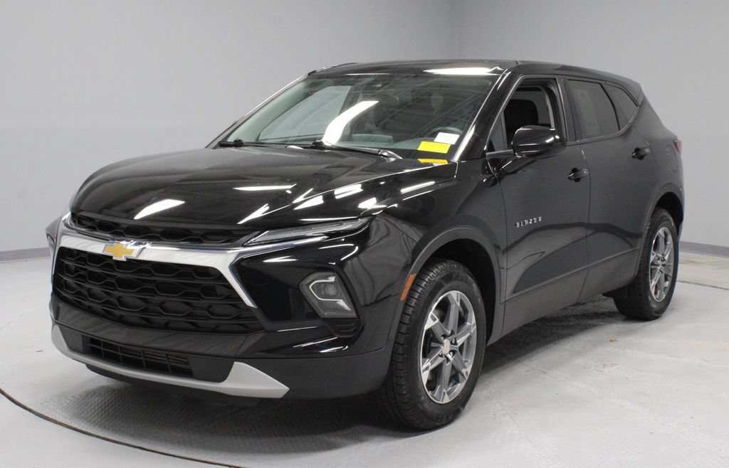 Used 2024 Chevrolet Blazer LT w/ Driver Confidence Package FWD image 6