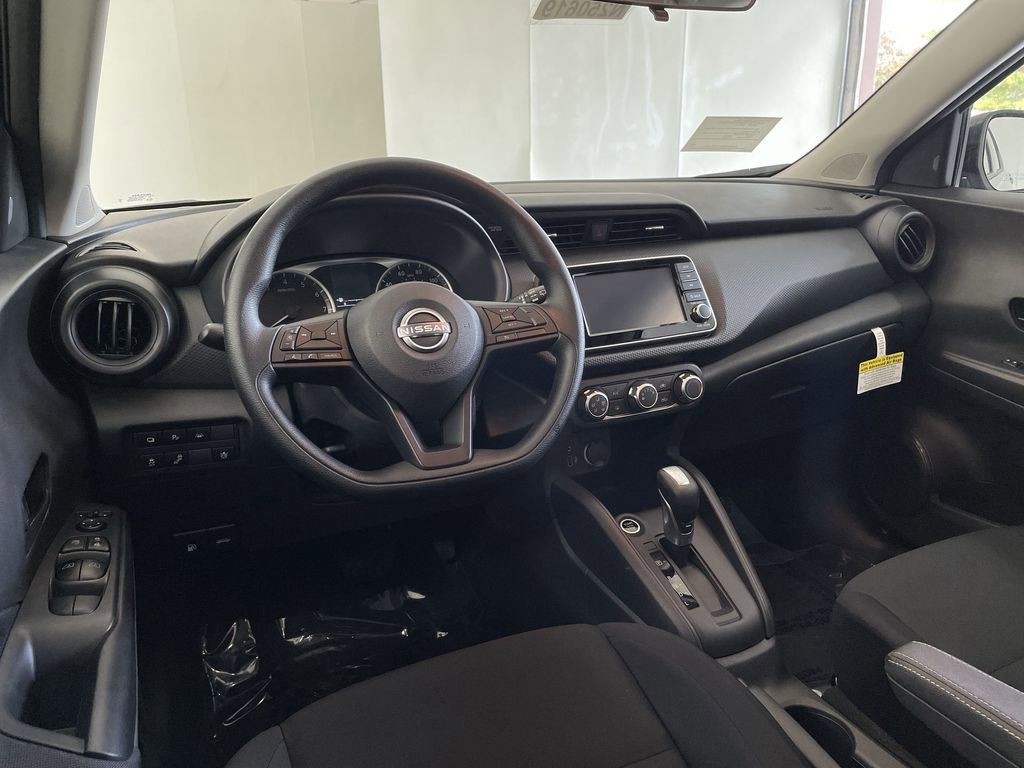 Certified 2025 Nissan Kicks Play S FWD image 18