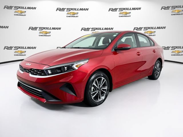Used 2024 Kia Forte LXS w/ LXS Technology Package FWD image 3