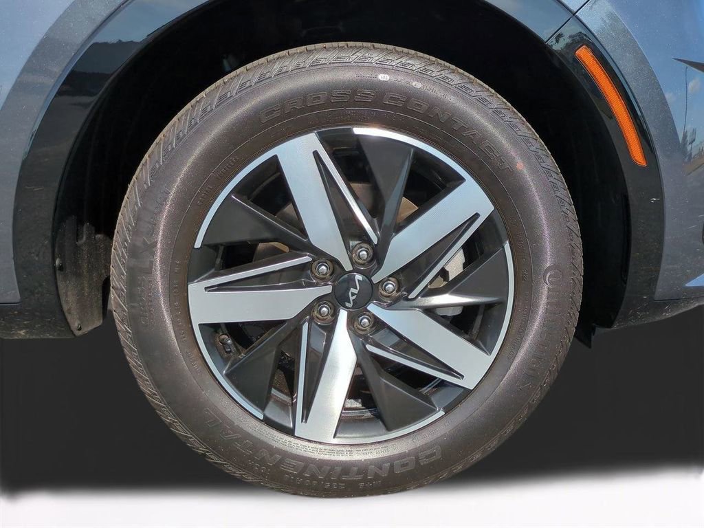 Used 2023 Kia Sorento S image 11