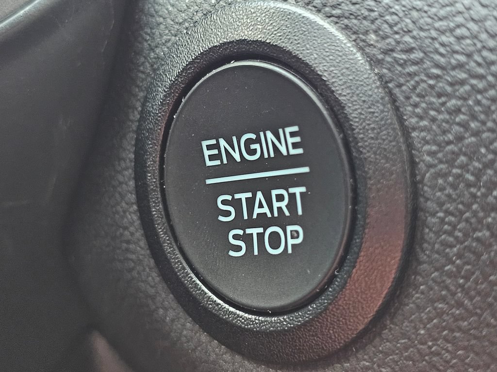 Used 2025 Ford Escape Active AWD/4WD image 32