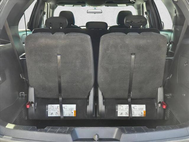 Used 2017 Ford Explorer XLT image 6